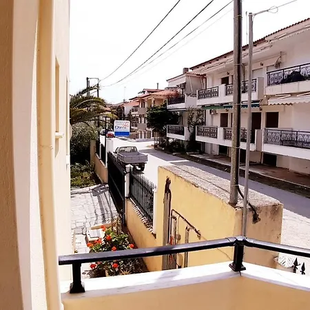 Teos Apartment *